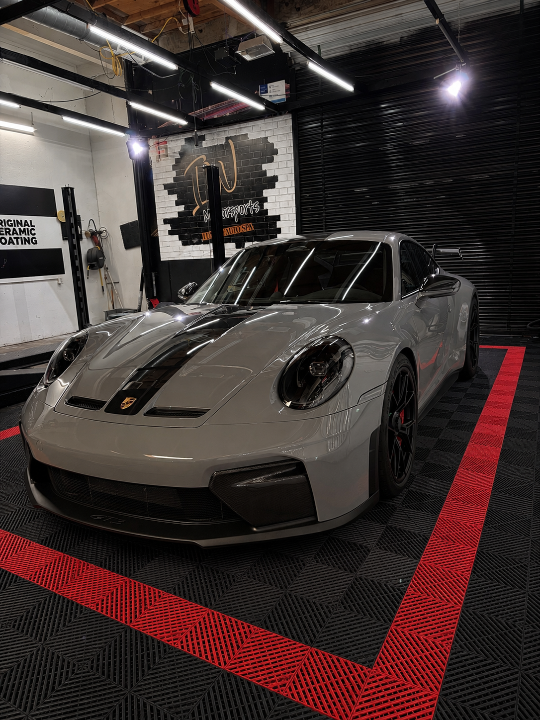 Porsche GT3 protected at IW Motorsports
